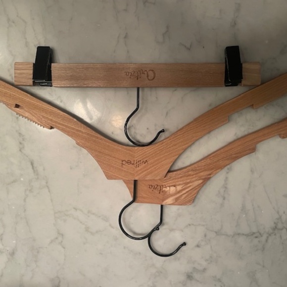 3x wooden Aritzia Hangers - Picture 4 of 5